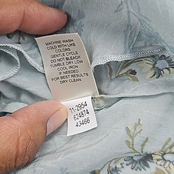 J.‎ Jill NWT Whimsical Sleeveless Light Blue Floral Semi Sheer Blouse Top Small - Picture 6 of 8